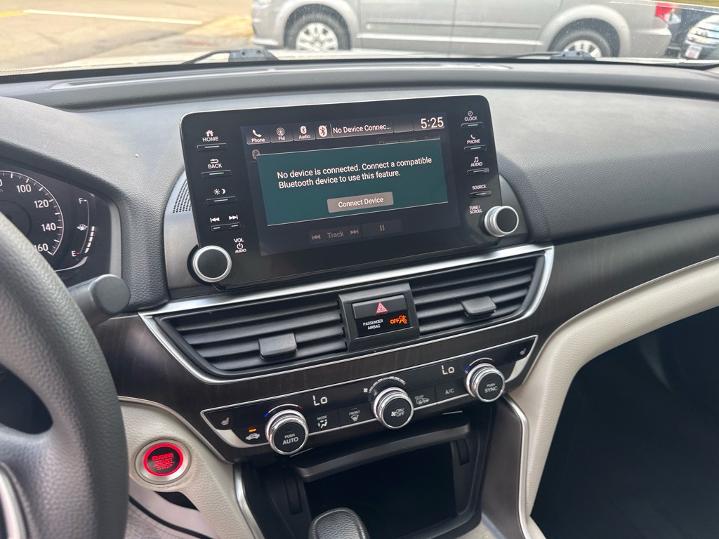 2018 Honda Accord Image 24