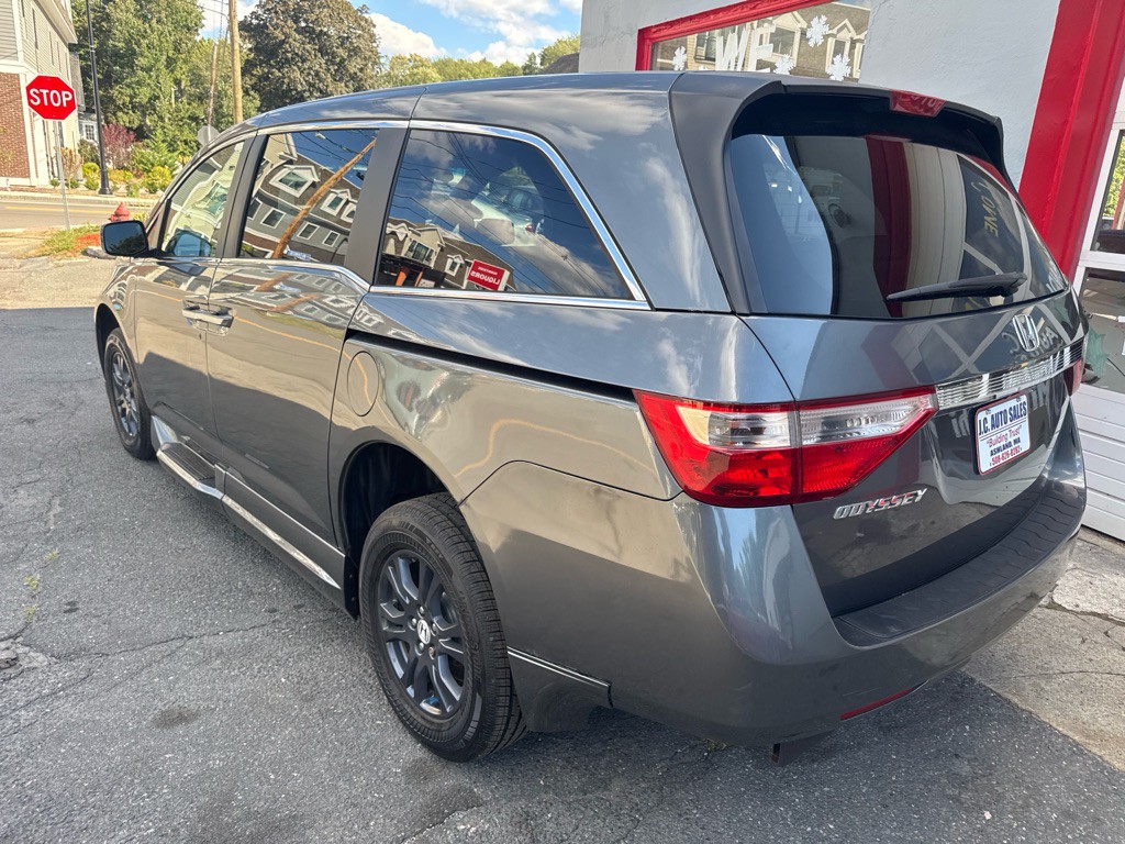 2012 Honda Odyssey Image 6