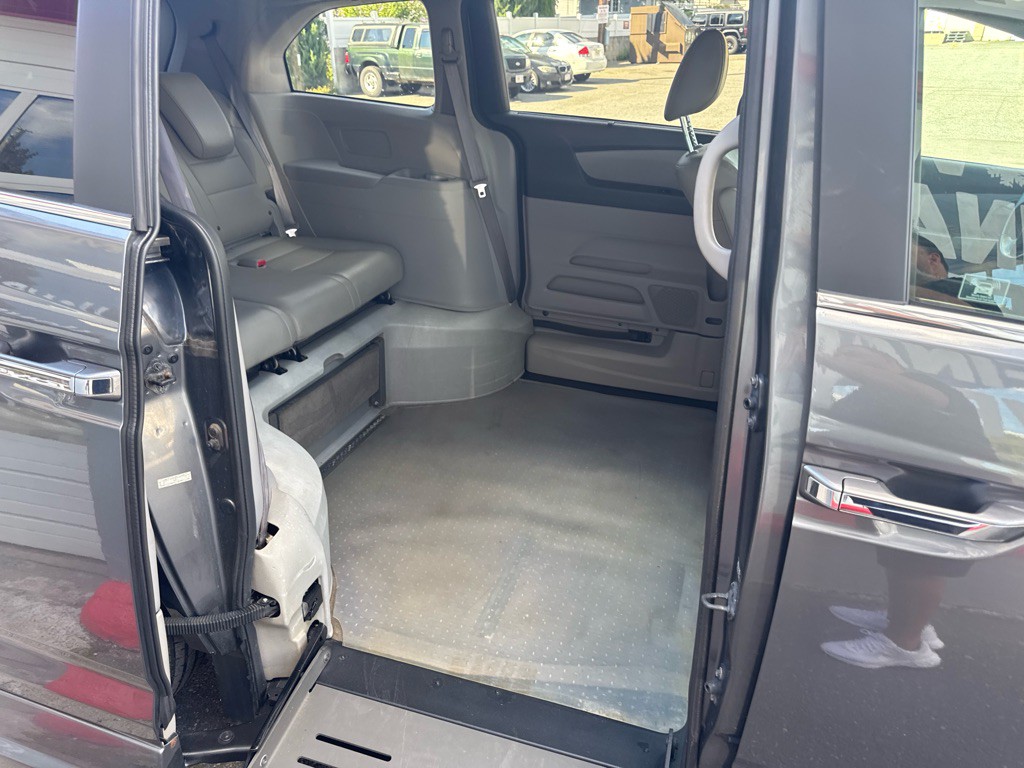 2012 Honda Odyssey Image 15