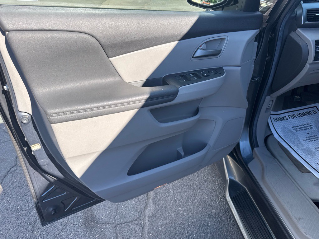 2012 Honda Odyssey Image 17