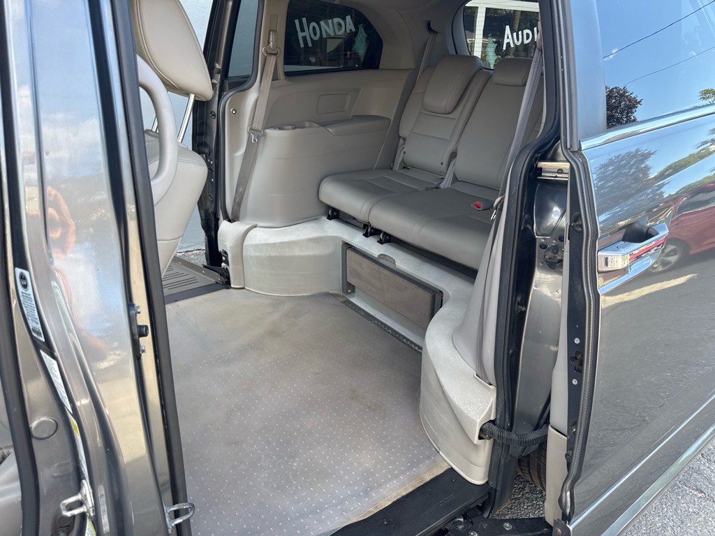 2012 Honda Odyssey Image 18
