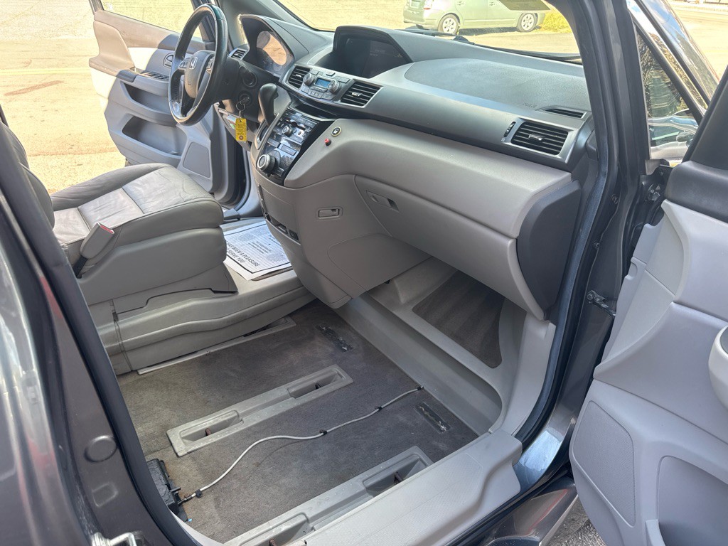 2012 Honda Odyssey Image 21