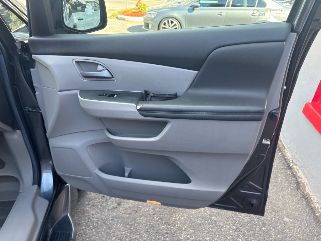2012 Honda Odyssey Image 22