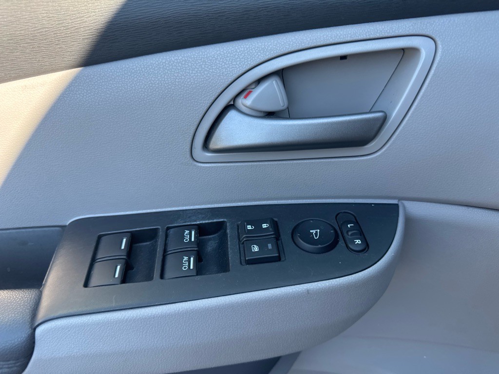 2012 Honda Odyssey Image 27