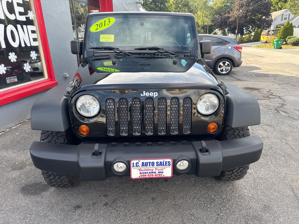 2013 Jeep Wrangler Unlimited Image 2
