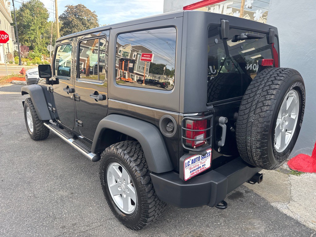 2013 Jeep Wrangler Unlimited Image 6
