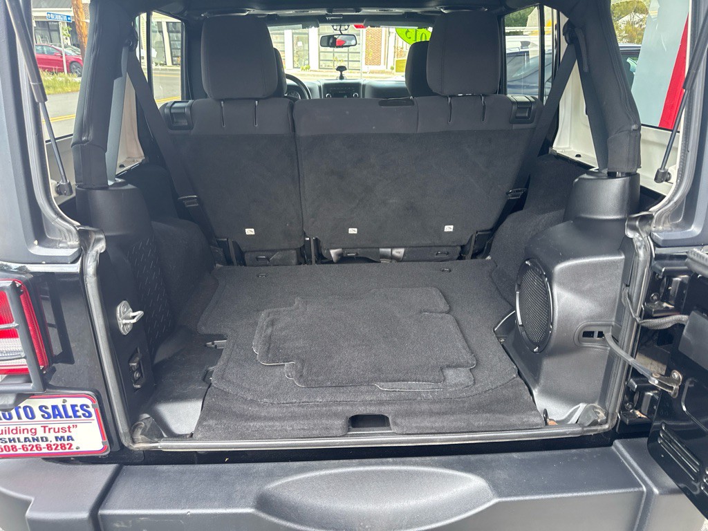 2013 Jeep Wrangler Unlimited Image 18