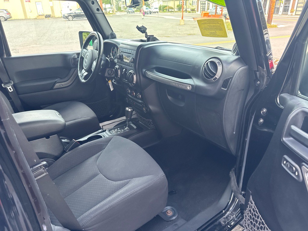 2013 Jeep Wrangler Unlimited Image 19