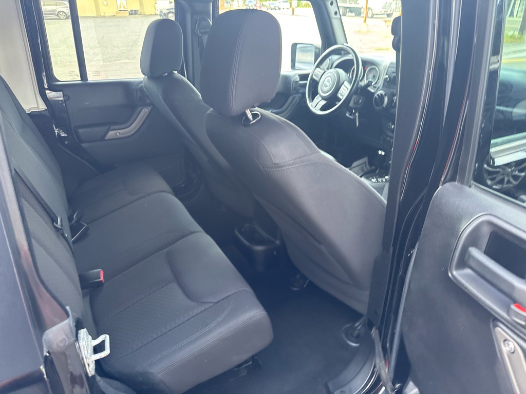 2013 Jeep Wrangler Unlimited Image 21