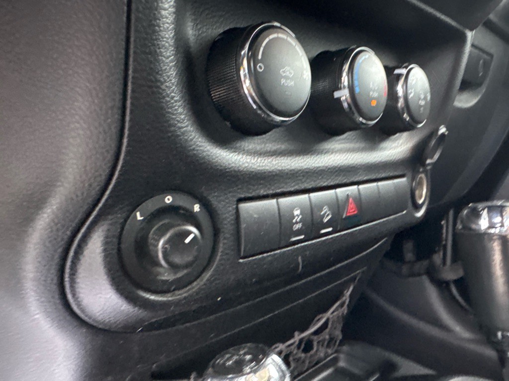 2013 Jeep Wrangler Unlimited Image 31