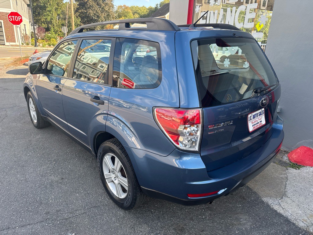 2010 Subaru Forester Image 6