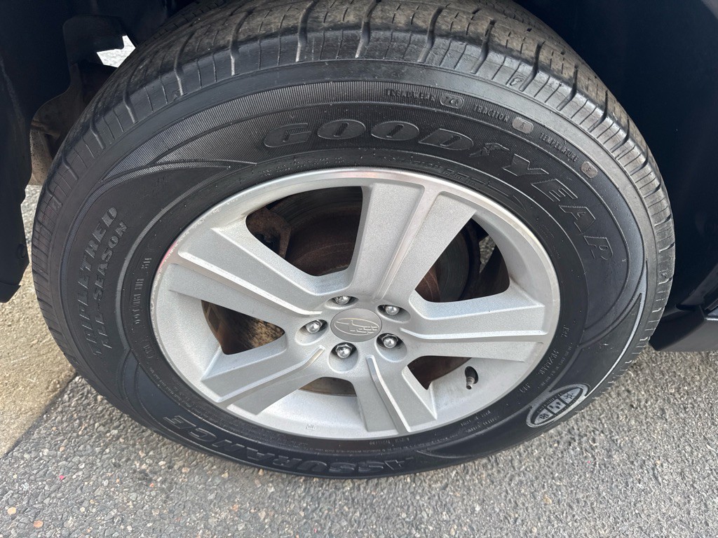 2010 Subaru Forester Image 11