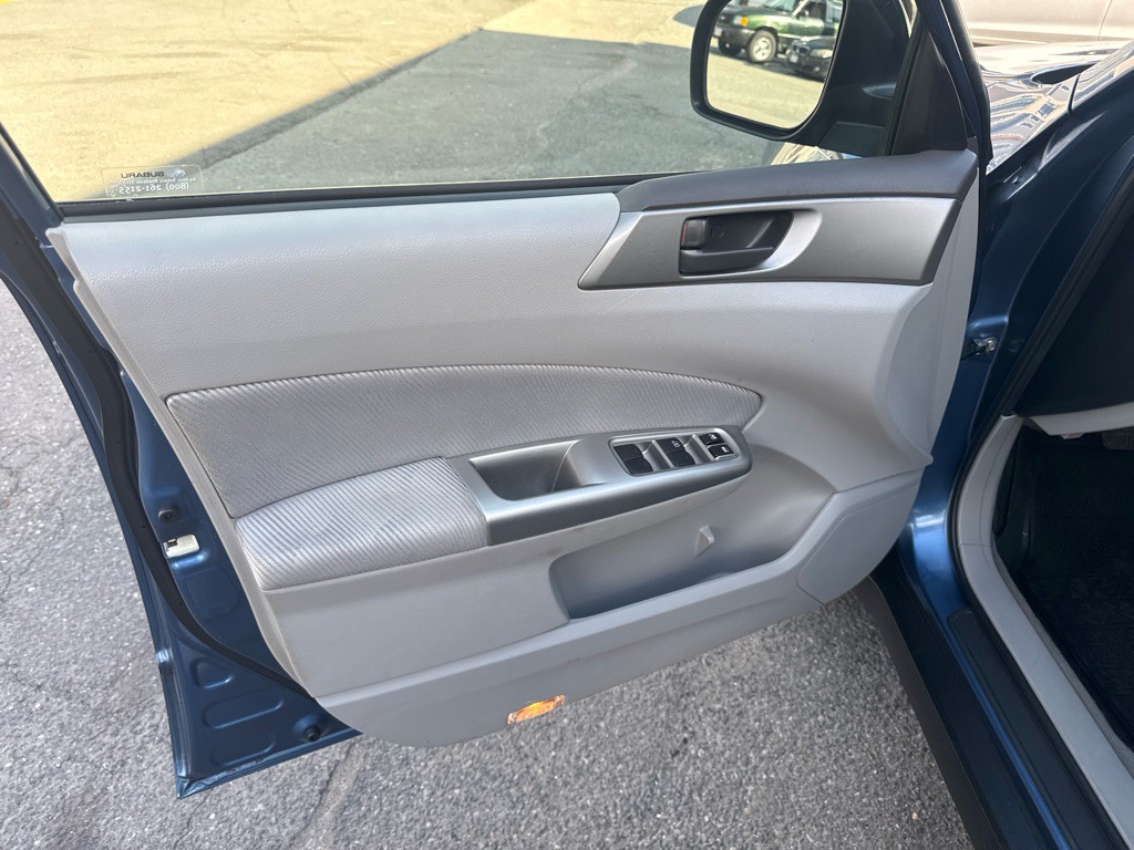 2010 Subaru Forester Image 14