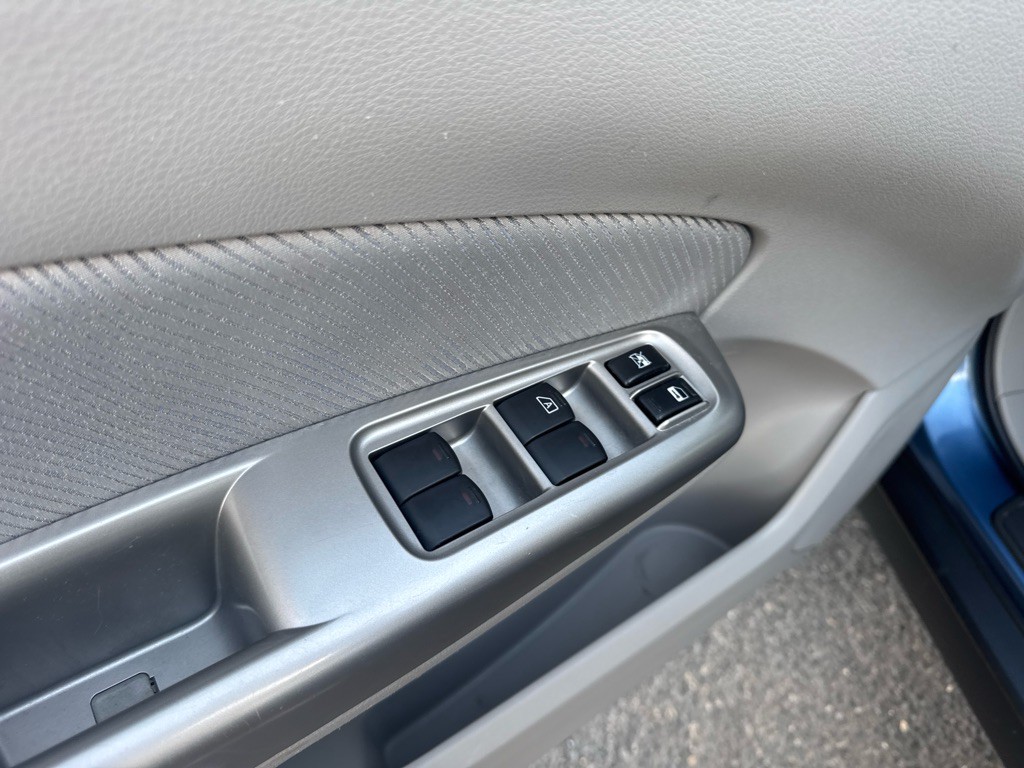 2010 Subaru Forester Image 25