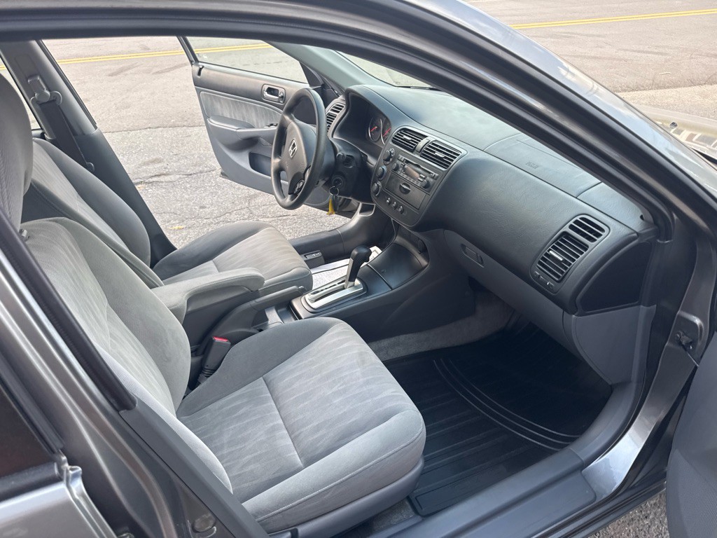 2005 Honda Civic Image 18