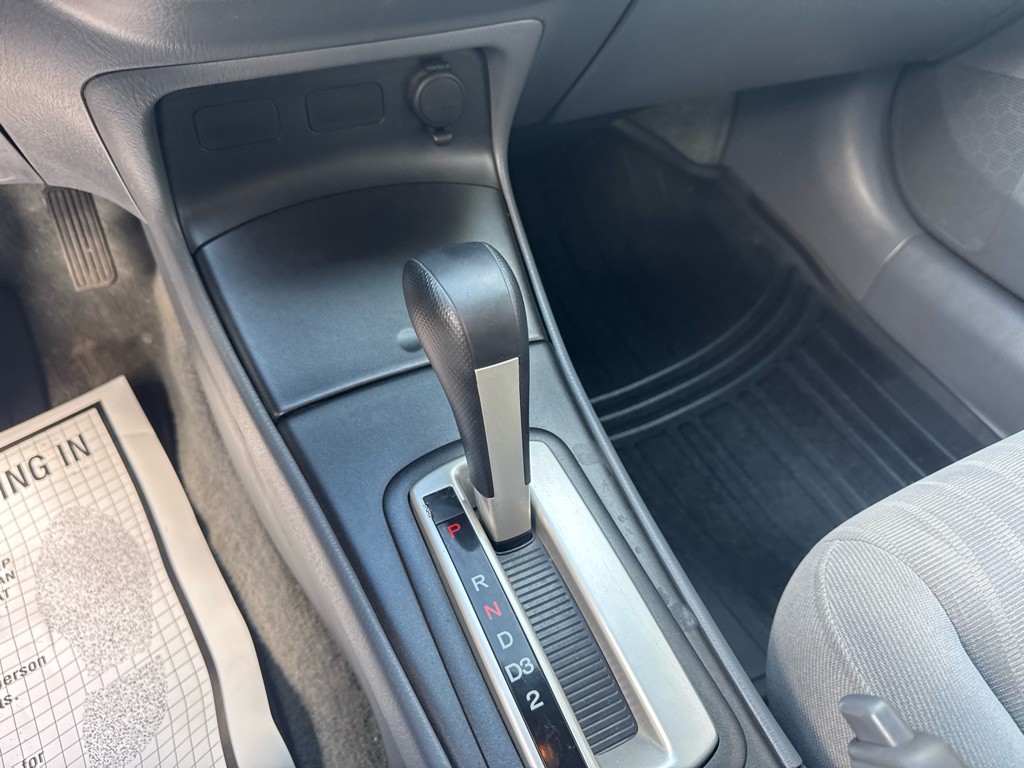 2005 Honda Civic Image 25
