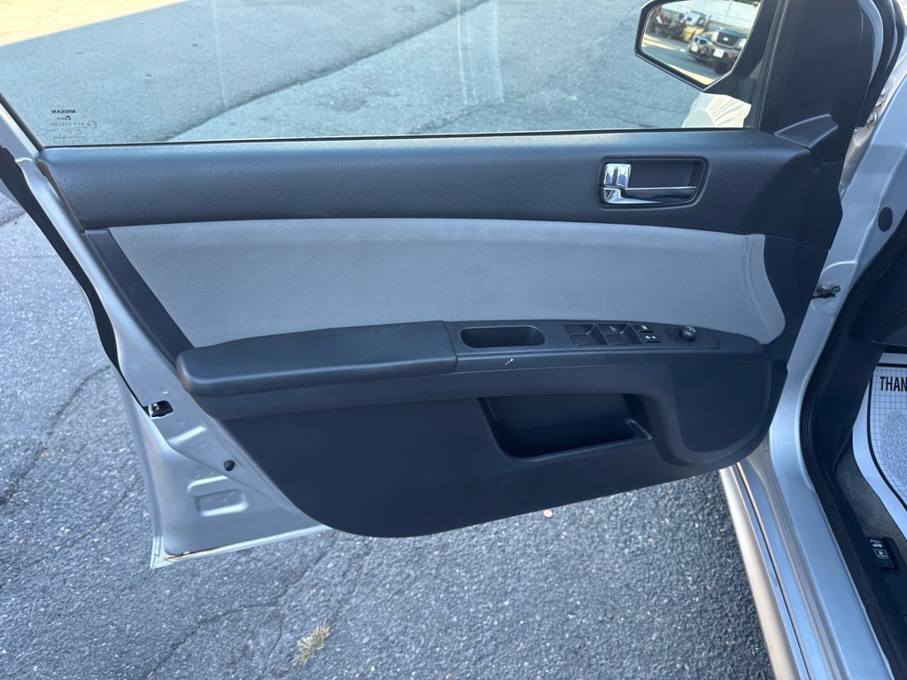 2012 Nissan Sentra Image 14