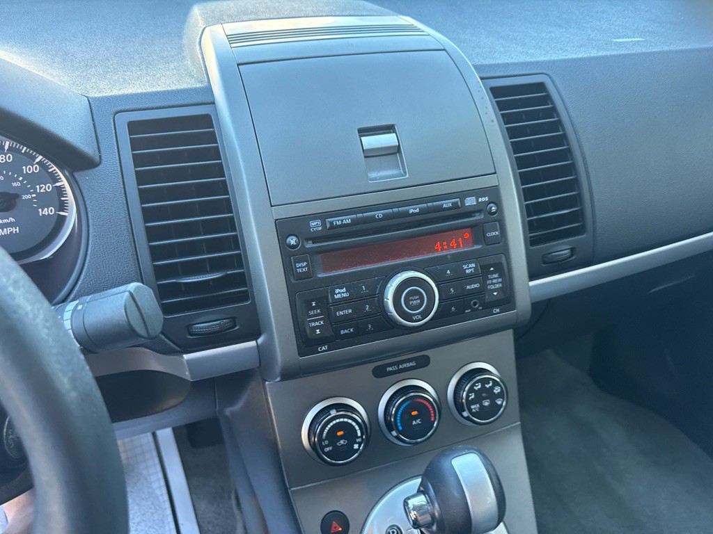 2012 Nissan Sentra Image 25