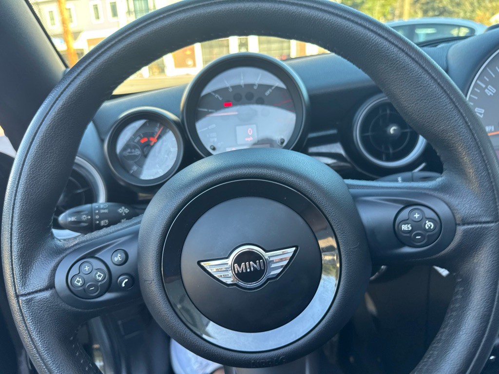 2015 MINI Cooper Image 29