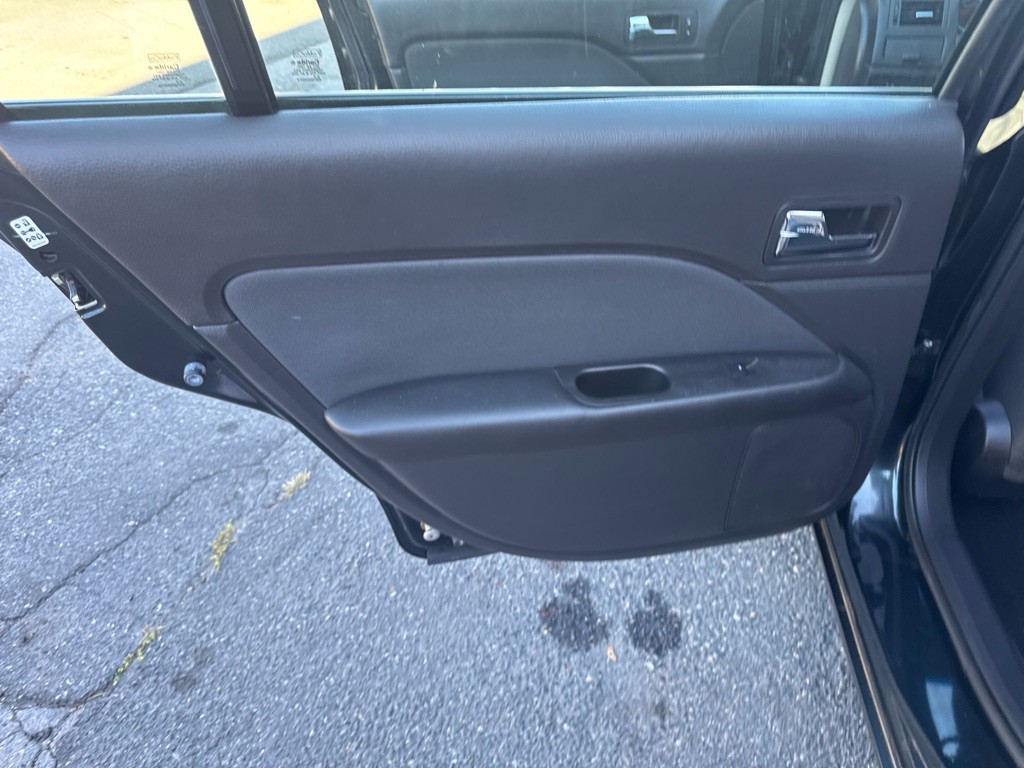 2010 Ford Fusion Image 16
