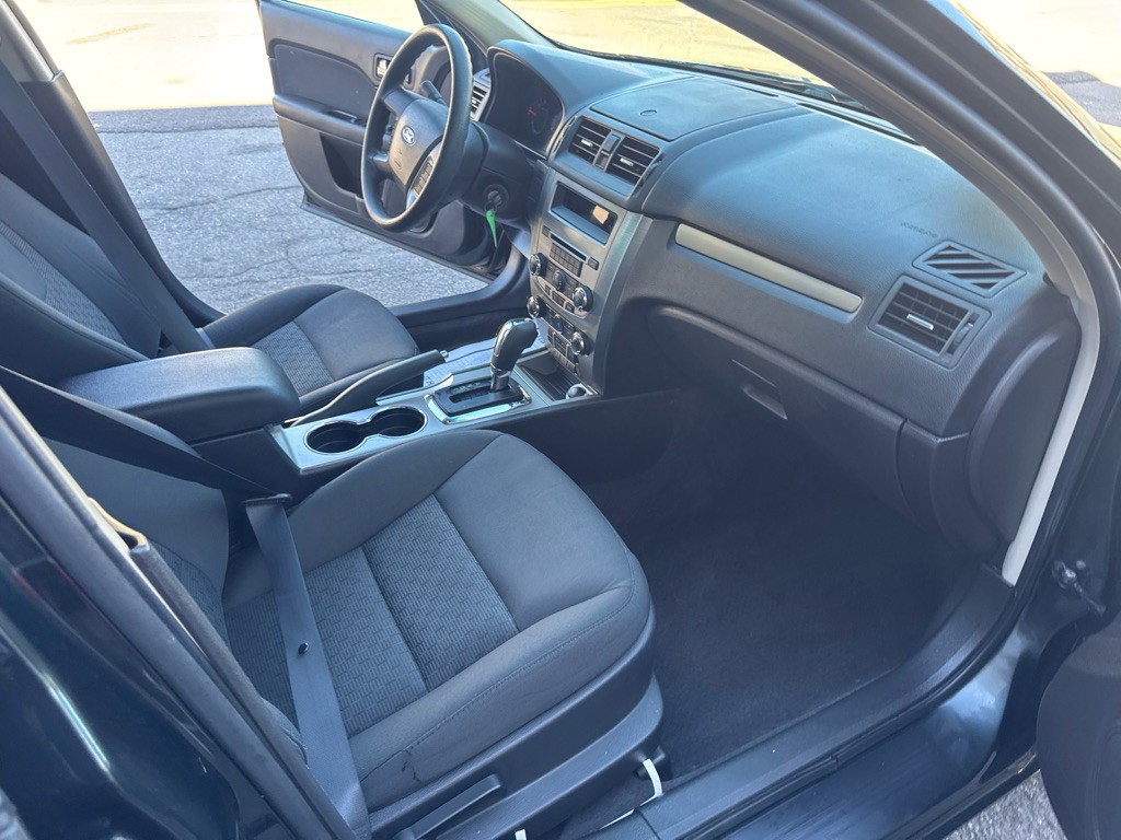 2010 Ford Fusion Image 17