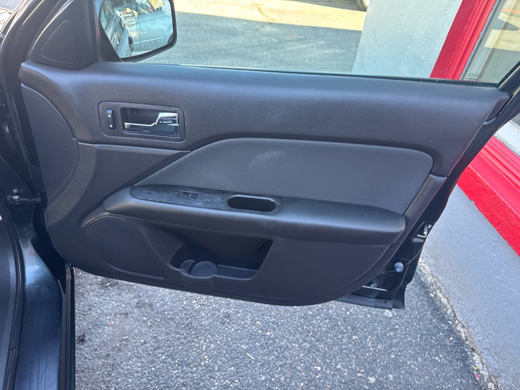 2010 Ford Fusion Image 18