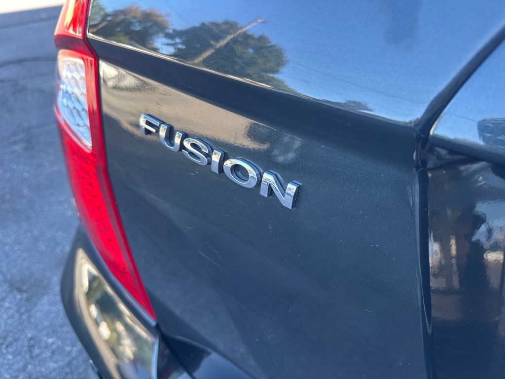 2010 Ford Fusion Image 23