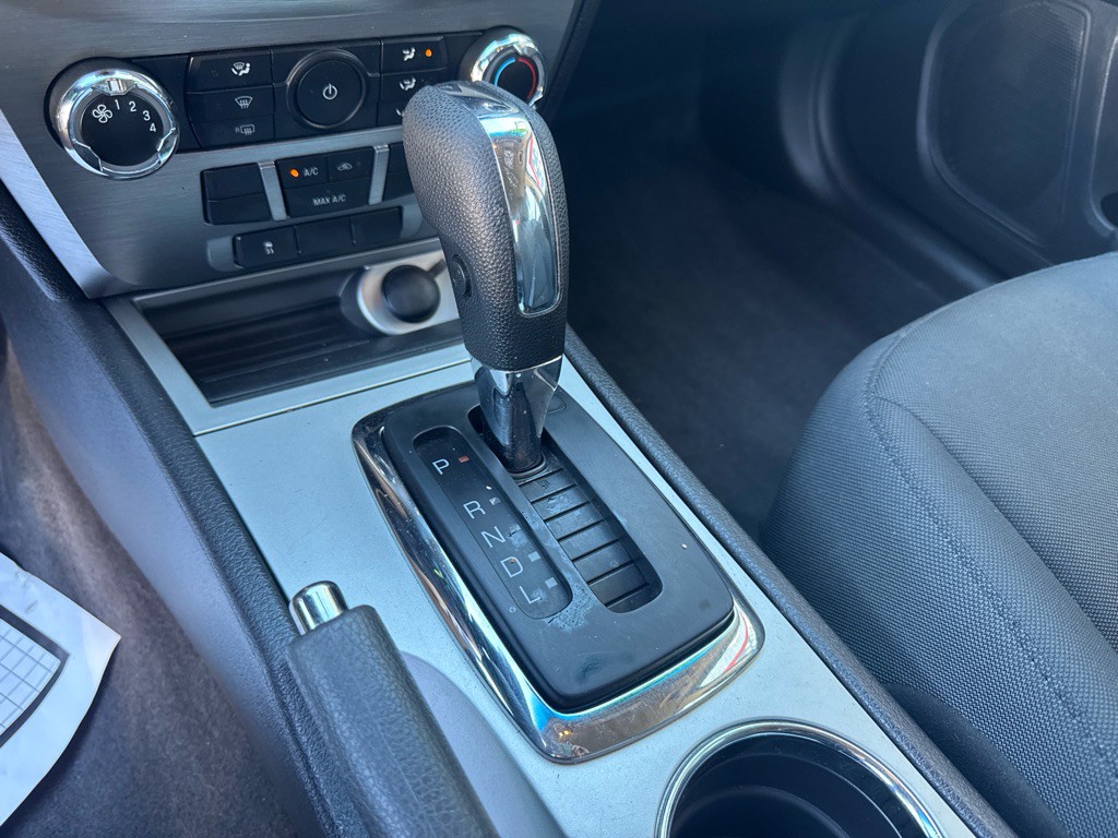 2010 Ford Fusion Image 27