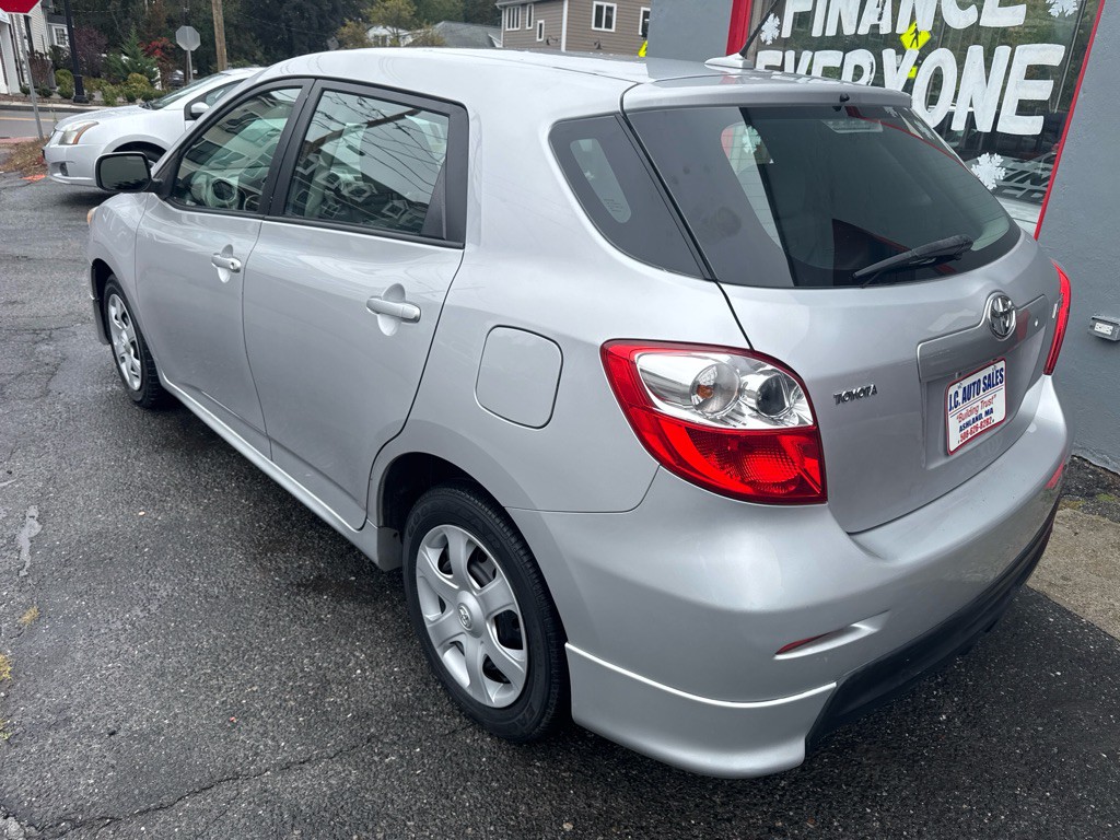 2010 Toyota Matrix Image 6