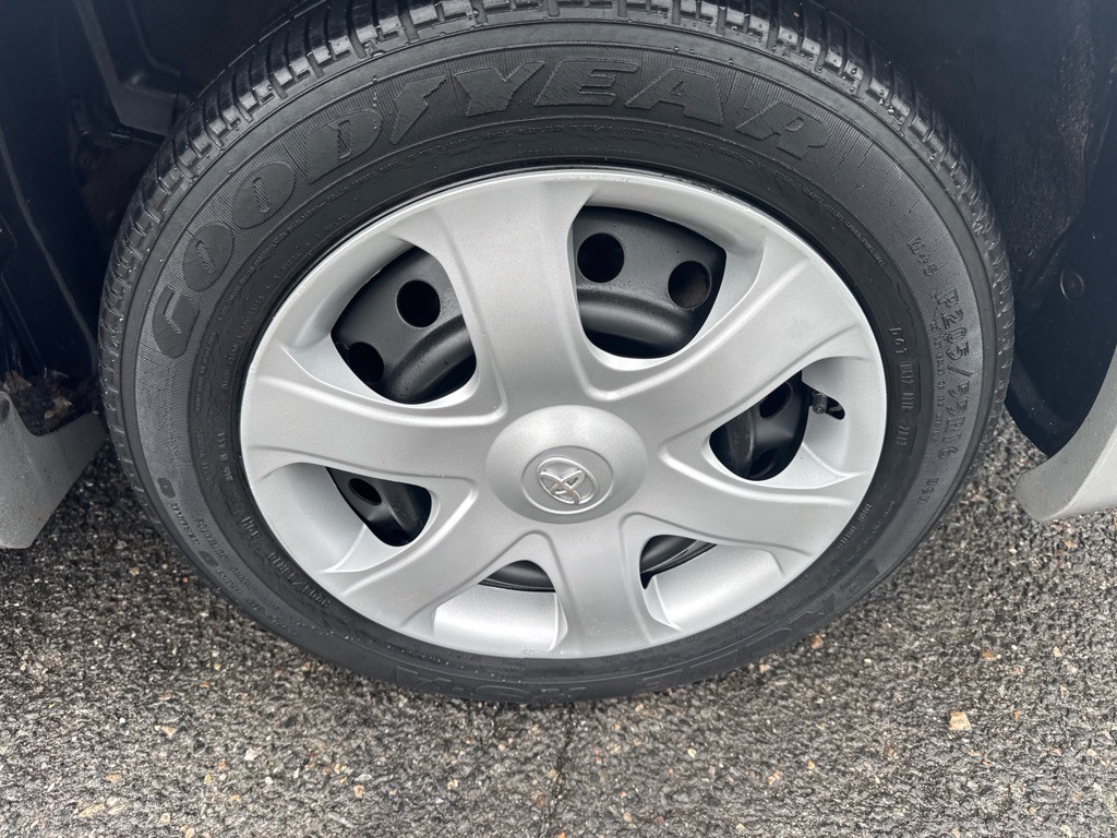 2010 Toyota Matrix Image 10