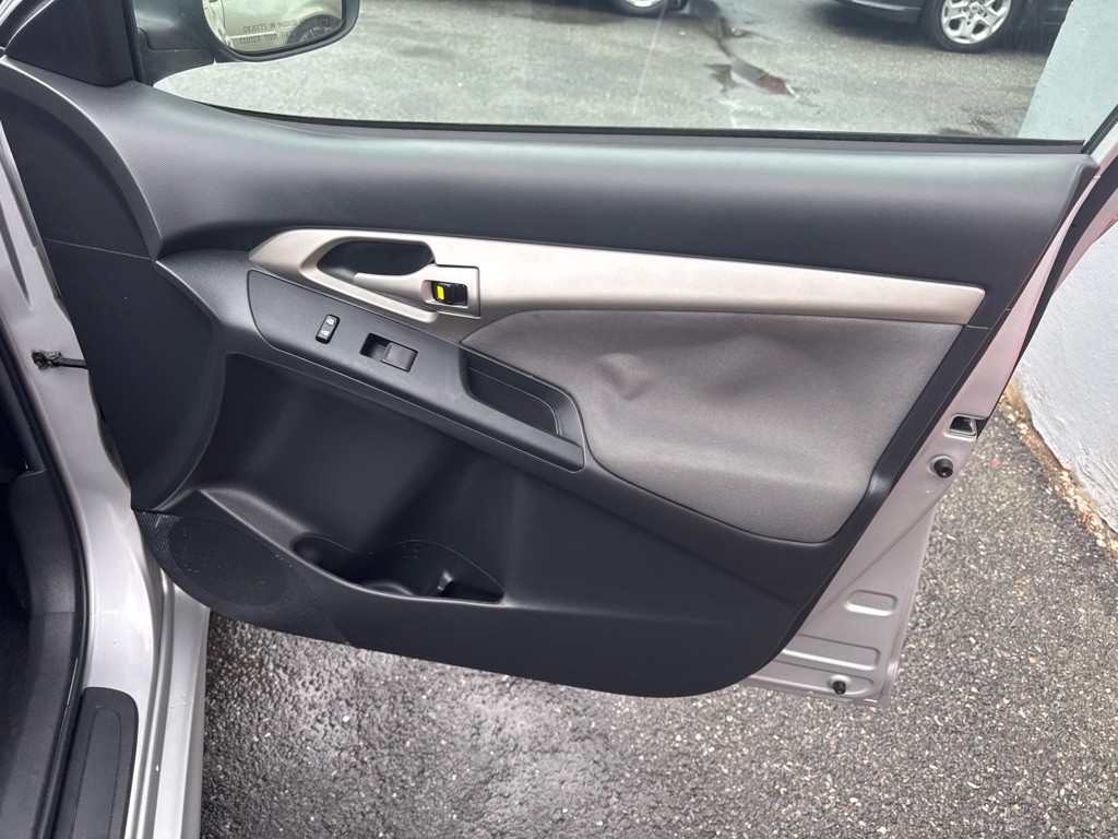 2010 Toyota Matrix Image 19
