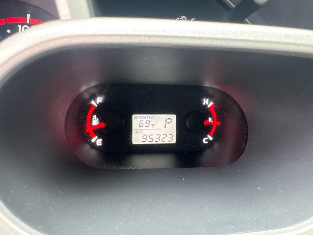 2010 Toyota Matrix Image 28