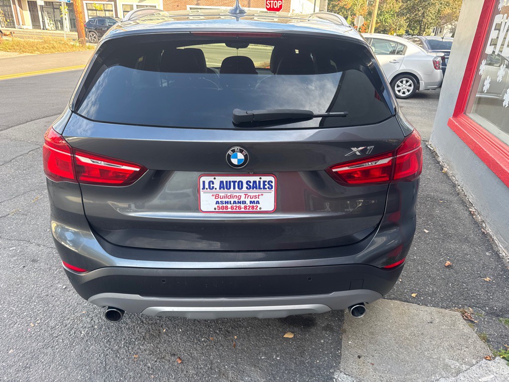2016 BMW X1 Image 5