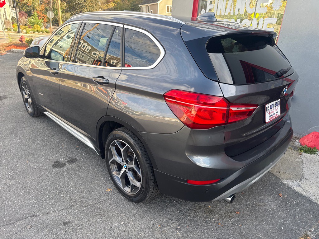 2016 BMW X1 Image 6