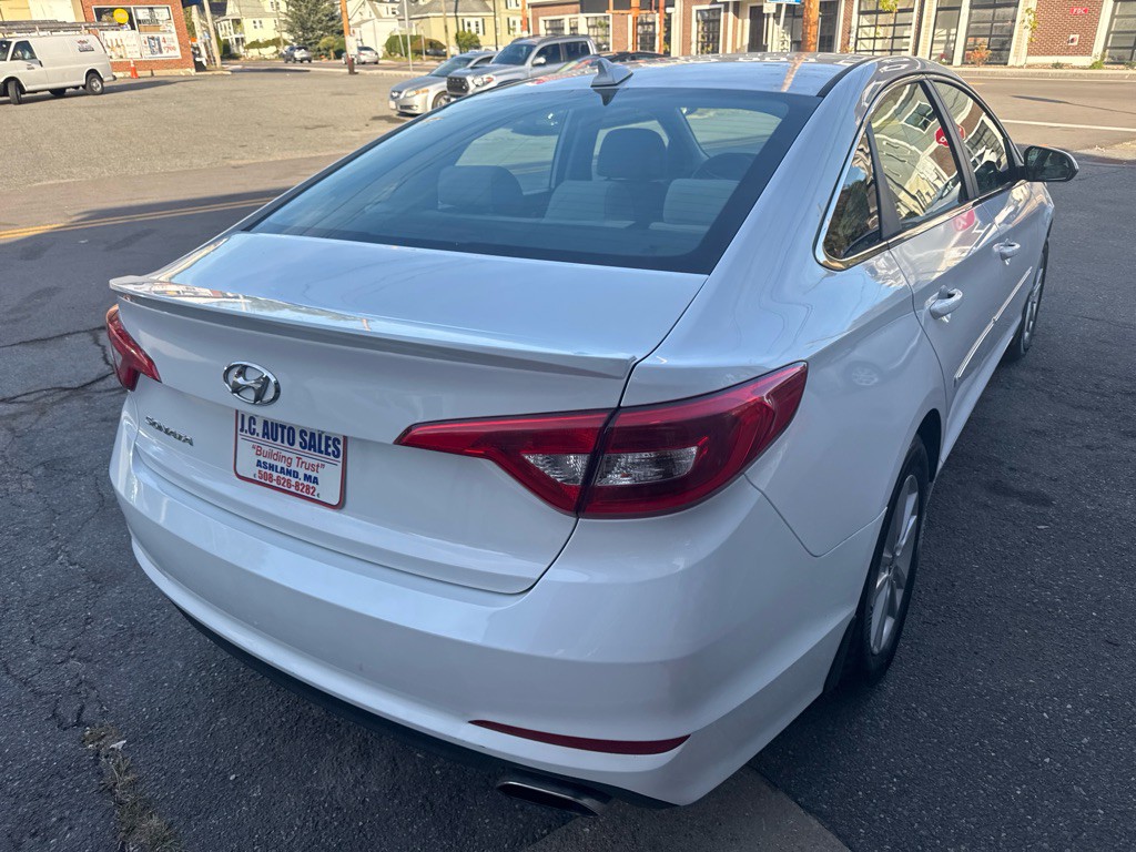 2017 Hyundai Sonata Image 4