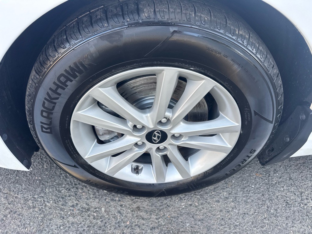 2017 Hyundai Sonata Image 9