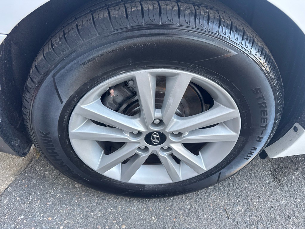 2017 Hyundai Sonata Image 11