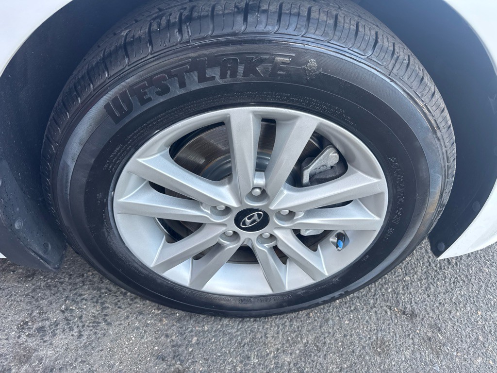 2017 Hyundai Sonata Image 12