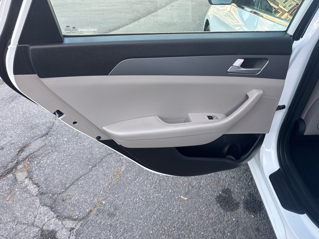 2017 Hyundai Sonata Image 16