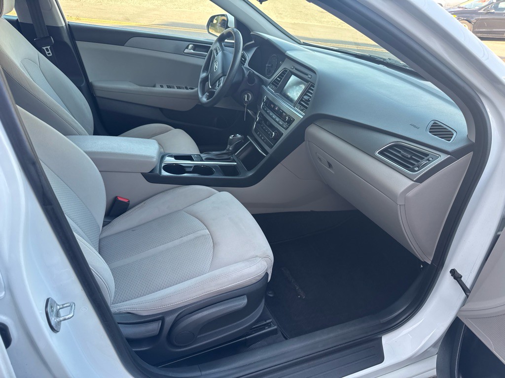 2017 Hyundai Sonata Image 17