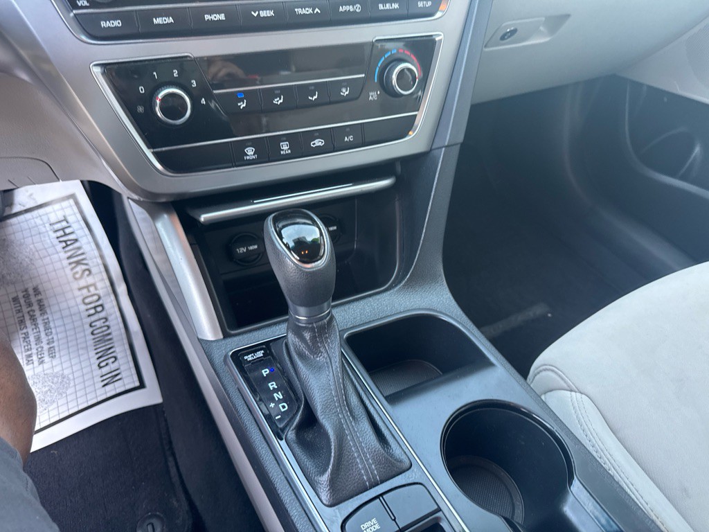 2017 Hyundai Sonata Image 24