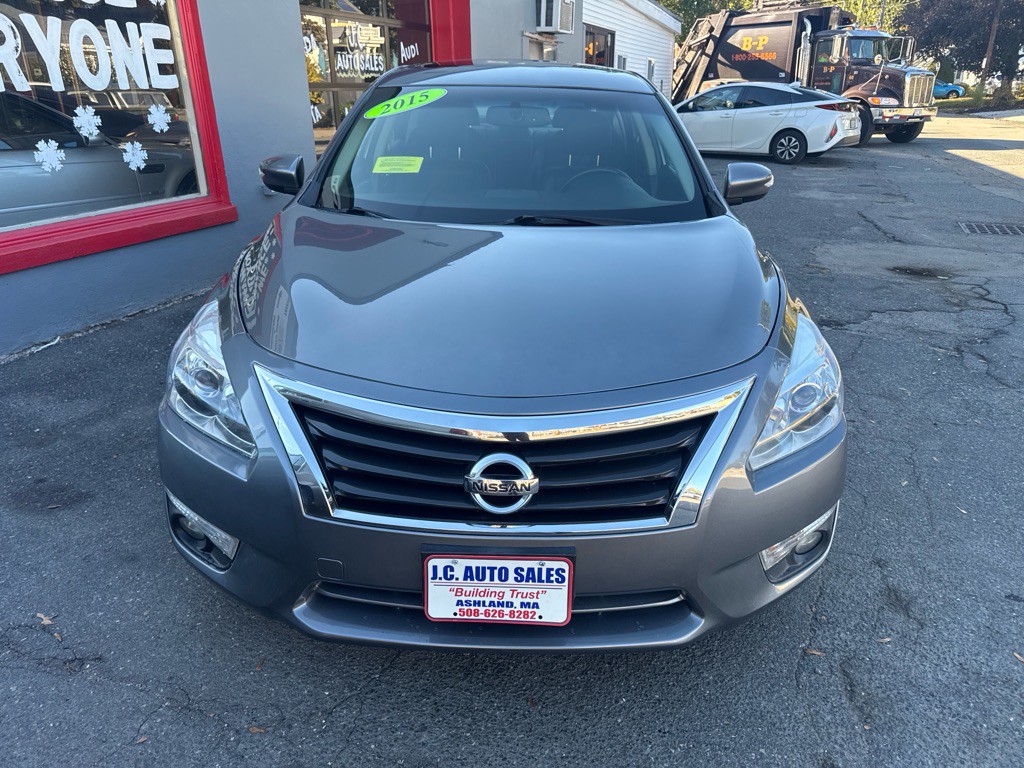 2015 Nissan Altima Image 2