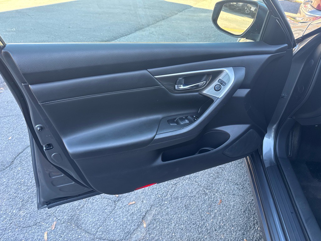 2015 Nissan Altima Image 15