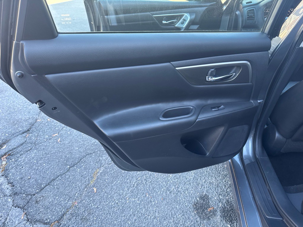 2015 Nissan Altima Image 17