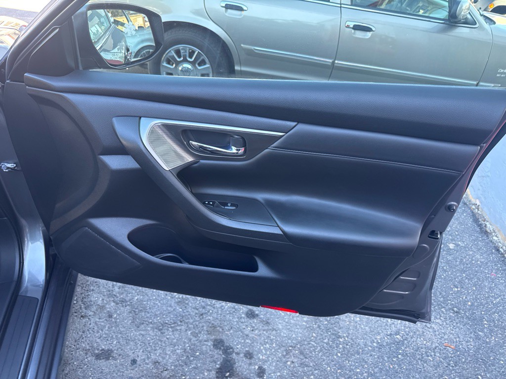 2015 Nissan Altima Image 19