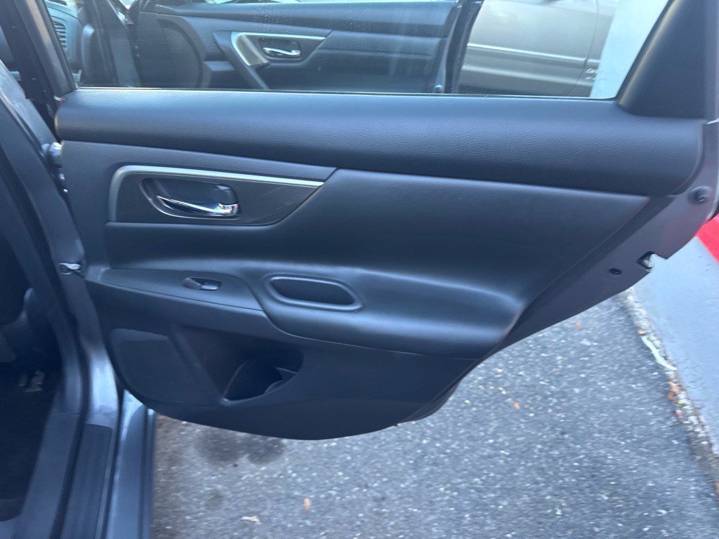 2015 Nissan Altima Image 21