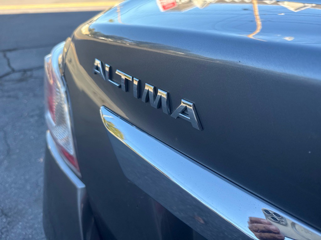 2015 Nissan Altima Image 24