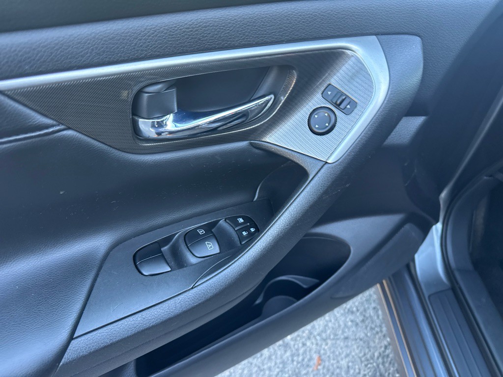 2015 Nissan Altima Image 25