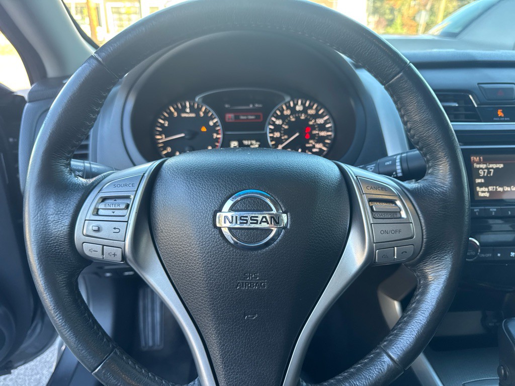 2015 Nissan Altima Image 30