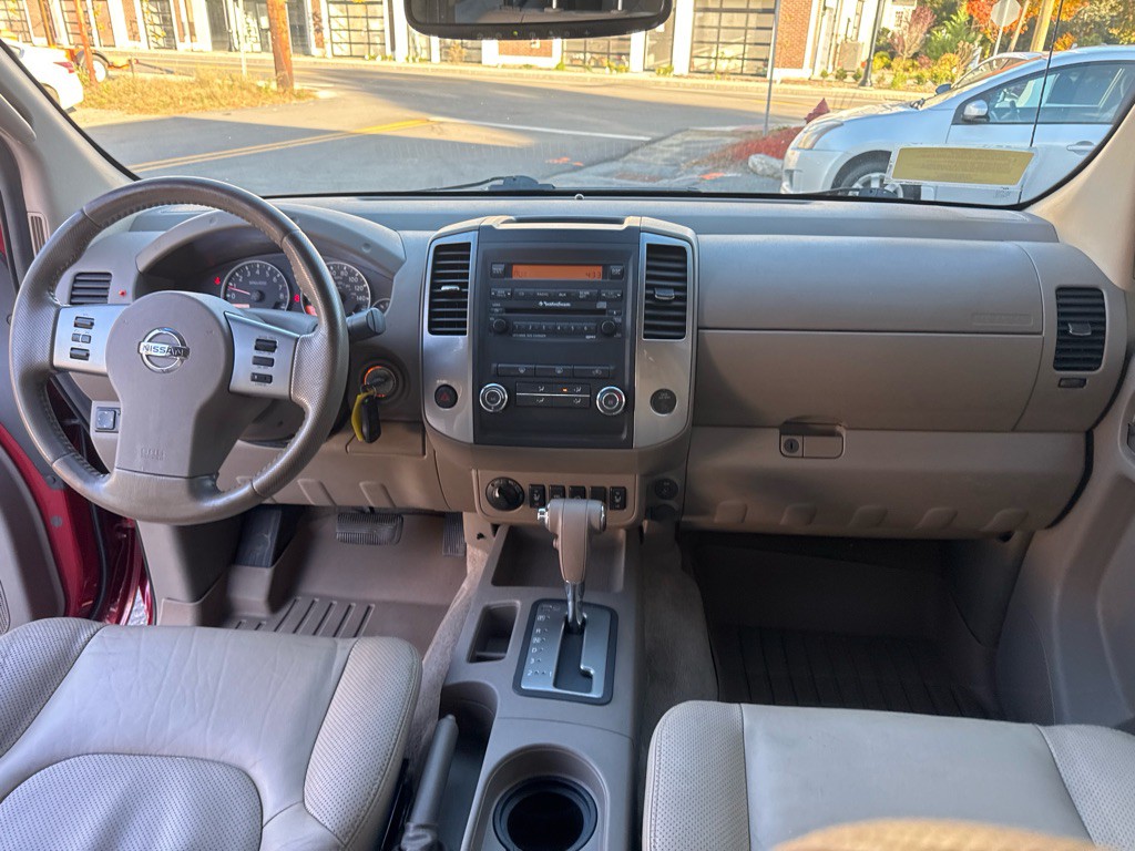 2010 Nissan Frontier Image 23